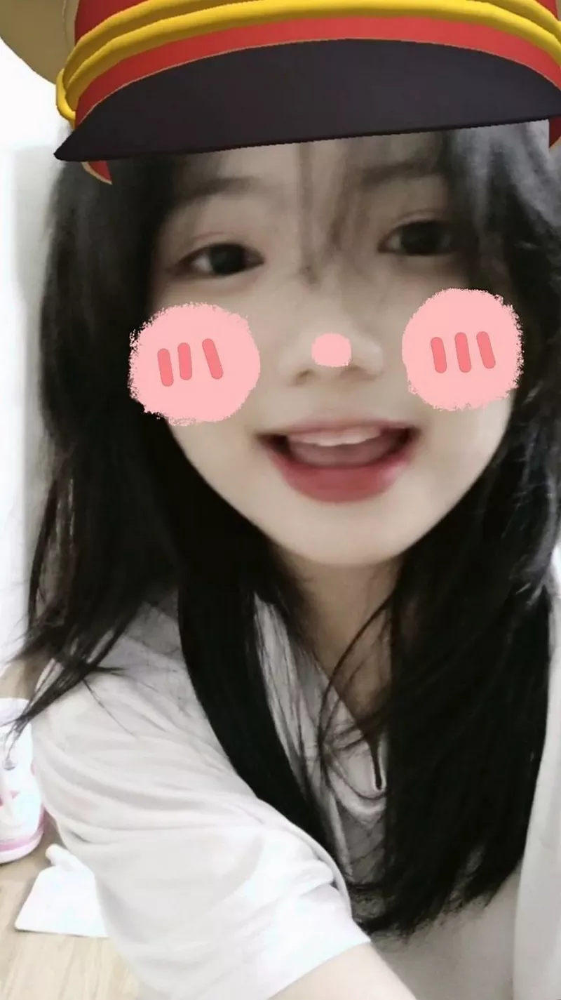 Hình Gái Xinh 2K8 Đẹp Trong Ánh Hoàng Hôn